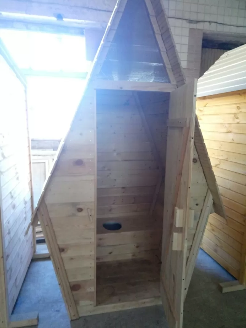 Туалет деревянный 2